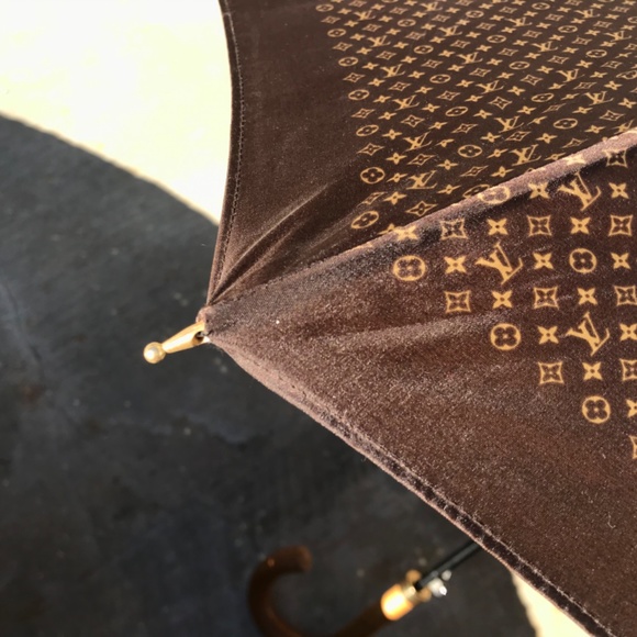 Louis Vuitton EUC Monogram Large Umbrella Last Discount w Reciept - Picture 10 of 11